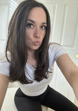 Amelia James, 18, United States