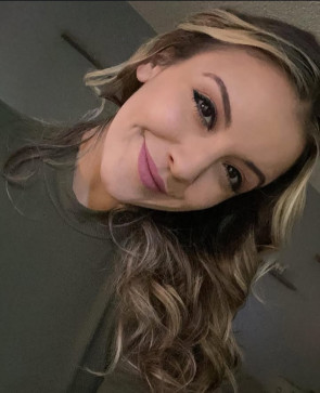 ELIZABETH, 32, United Kingdom