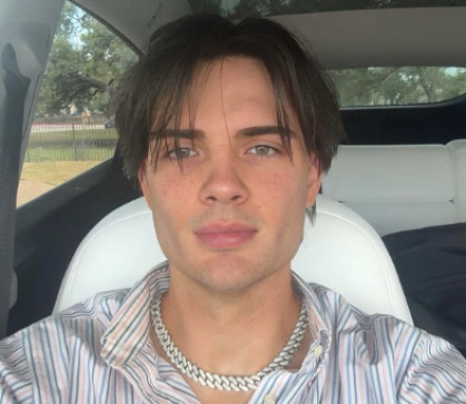 James, 29, United Kingdom