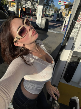 Angelina, 30, United States