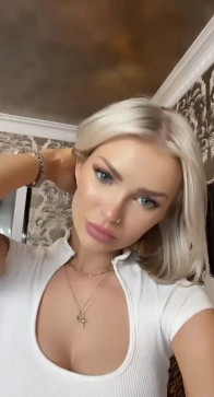 Bella, 30, United States