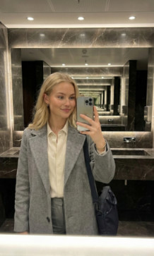 Freya, 23, United Kingdom