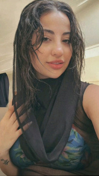 Daina, 30, United States