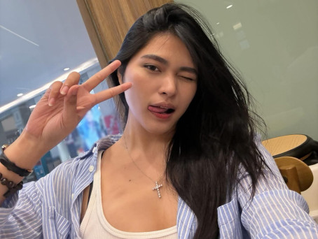 Bella, 27, Philippines