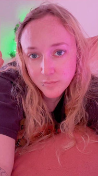 Taylor, 30, Canada