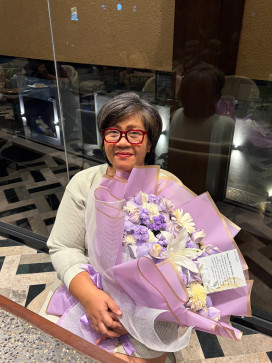 Lusina , 50, Indonesia