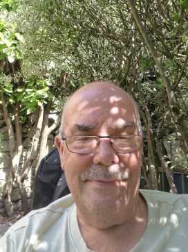 Ru, 66, United Kingdom