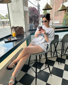 Hannah, 25, Singapore