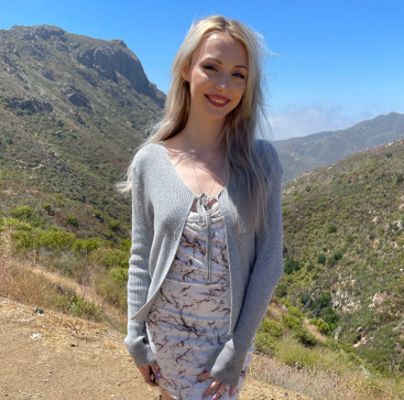 Ayla, 21, United States