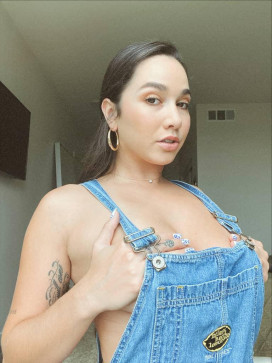 Bethany Olivia, 33, United States