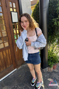 Tina K, 19, United States