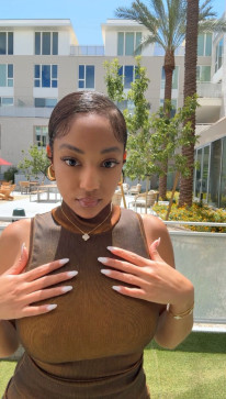 Katie Jones, 28, United States