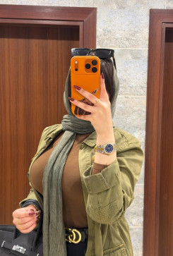 Busty Numera, 28, India