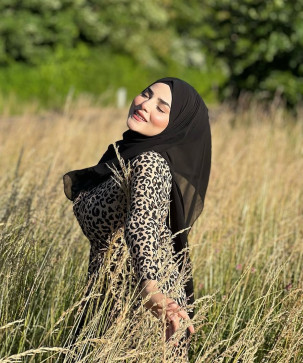 Busty Numera, 28, India
