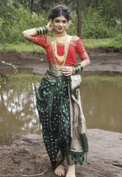 Zoya M, 18, India