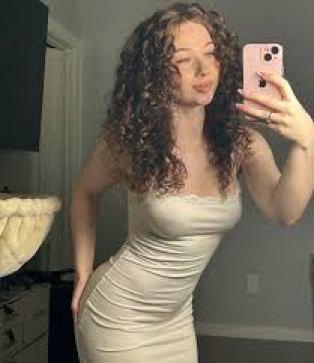 Chloe, 18, United Kingdom