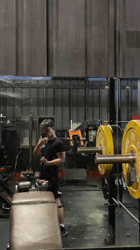 Aljhon Khobuntin, 18, Philippines