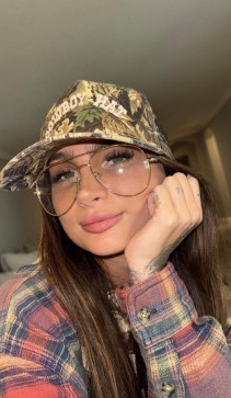 Vikkytoyou, 35, United States