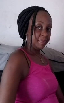 Tracey, 36, Uganda