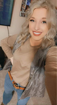 Laura, 28, United States