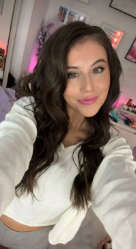 Violet Brandani, 28, United Kingdom