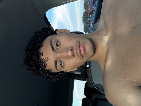 Ton, 19, United States