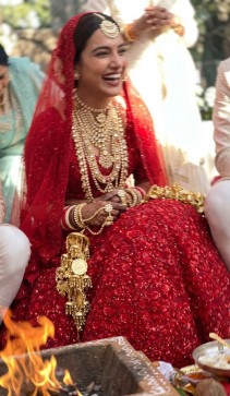 Neha, 37, United Kingdom