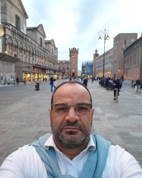 Roberts Kingsley, 58, United Kingdom