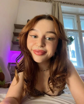 Annie, 28, United Kingdom