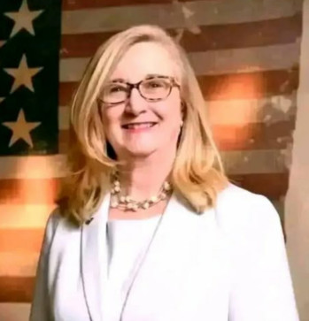 Apple Company Promo, 55, United States