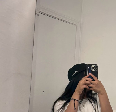 Vivian, 33, United States