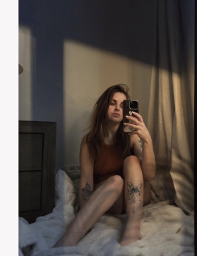 Monica, 19, Canada