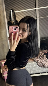 Maddy Marey, 21, United States