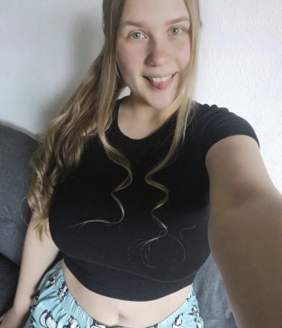 Annie, 27, United States