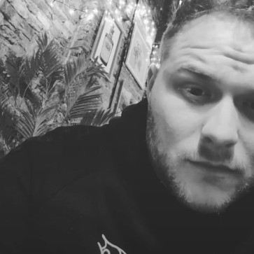 Damien, 32, United Kingdom