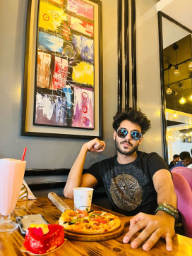 Maxx, 24, India