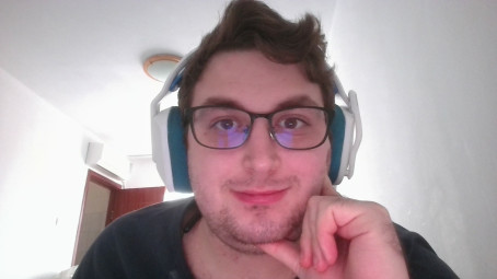 Dreivali11, 24, Romania