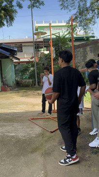 Christian, 18, Philippines