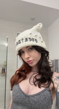 Helen, 25, United States