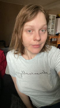 Flora Dowels, 22, United States