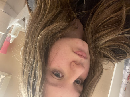 Emma , 18, United States