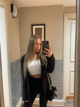 Katie, 28