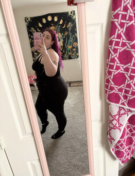 Chloe Ann, 30, United Kingdom