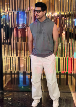 Sam, 25, Canada