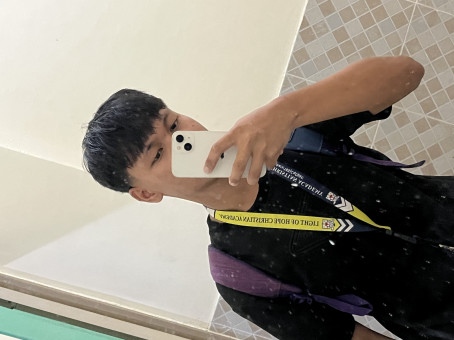 Rolland Apelado, 18, Philippines