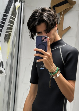 Just Me, 22, Algeria