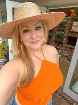 Erka, 31, United Kingdom