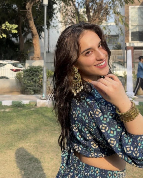 Dxkshx, 24, India
