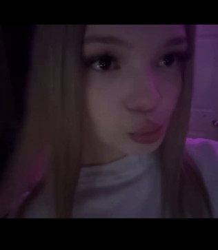 Lia, 18, United States
