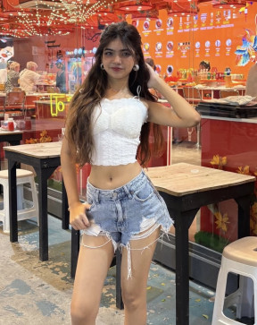 Zoya  Use Me, 18, India